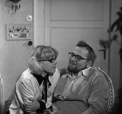 Píseň pro Rudolfa III. - Křeslo - Z filmu - Iva Janžurová, Darek Vostřel