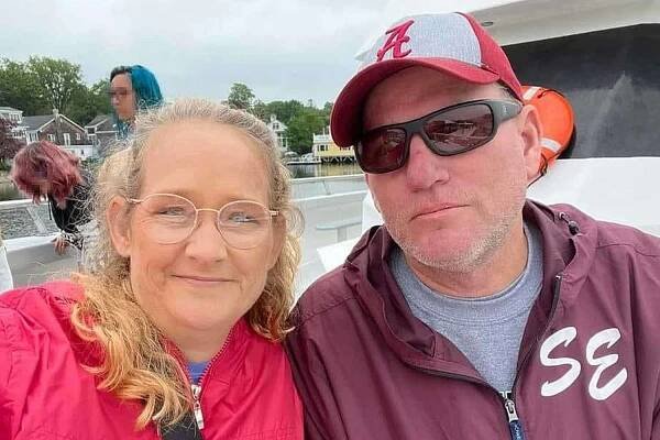 Married Couple Diagnosed with Stage 4 Cancer in the Same Week: 'Not Done Seeing' Their 4 Children 'Grow,' Wife Says