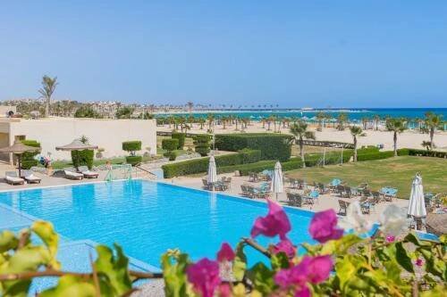 Bazén v ubytování Caesar Bay Resort nebo v jeho okolí