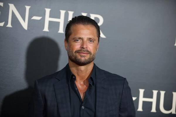 8 Mind-blowing Facts About David Charvet