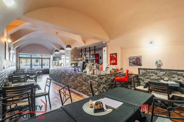Prodej, komerční/restaurace, 110.79 m2, Masarykovo náměstí 25, 50346 Třebechovice pod Orebem, Hradec, obrázek č. 1