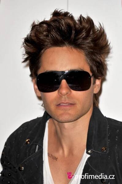 Jared Leto - celebrity účes - HappyHair