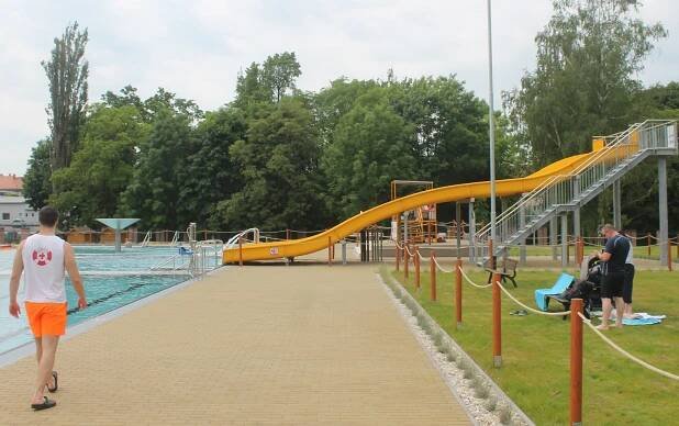 V letním areálu vyškovského aquaparku zahájili sezónu. Záleží na přízni počasí