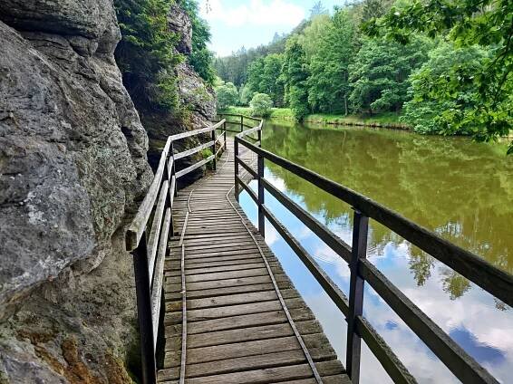 Photos - Visutá lávka na červené TZT naproti Židově strouze. - 11.06.2022