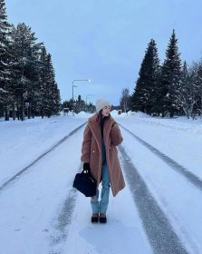 Celebrities Who Love a Winter Wonderland: Photos