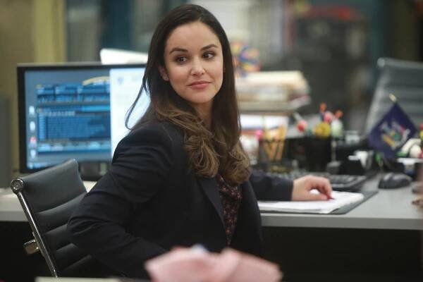 Brooklyn 99 - Bankovní loupež - Z filmu - Melissa Fumero