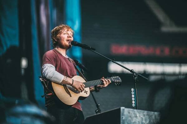 Pierre Hennequin – Live Music Photography