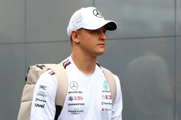 Fittipaldi, Verstappen, Sainz i Montoya zase vítězí. Potomci slavných ovládli okruhy