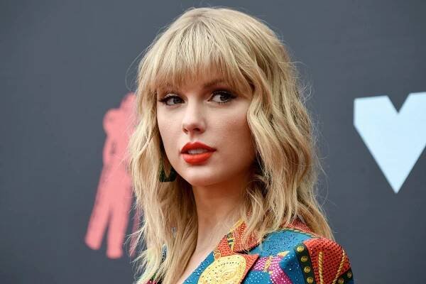 Taylor Swift Not Allowed to Play Her Hits at the AMAs
