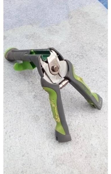 Zapůjčení víceúčelových kleští pro spony VR 22