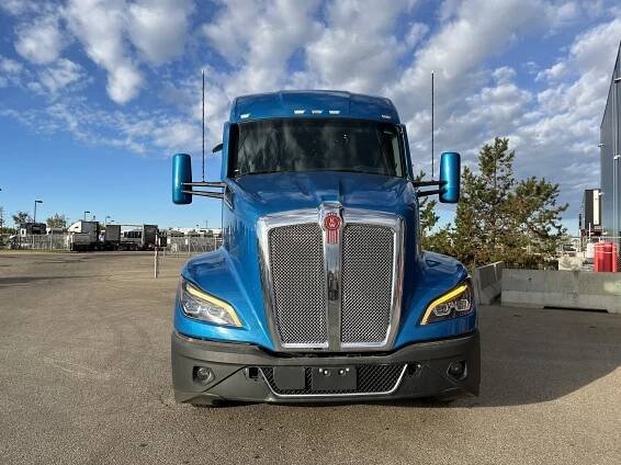 Featured Trucks - Edmonton Kenworth