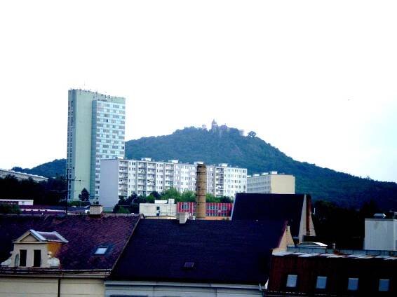 Soubor:Doubravka a Boží prst (Teplice).JPG