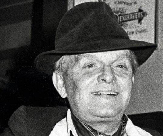 Truman Capote Biography - Facts, Childhood, Family Life & Achievements
