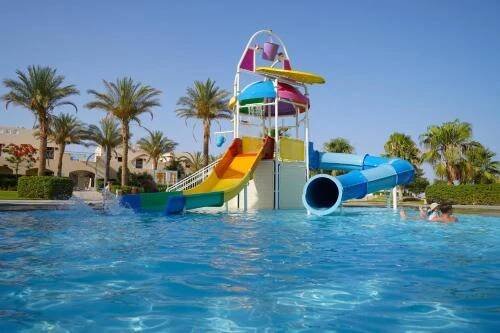 Bazén v ubytování Sataya Resort Marsa Alam nebo v jeho okolí