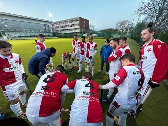 Jaro pokračuje základní částí – s Liticemi, Pragou, Bohemians – 9 bodů; – SK SLAVIA PRAHA