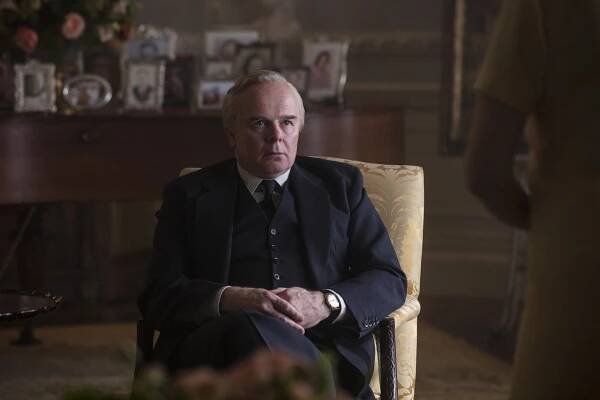 Koruna - Převrat - Z filmu - Jason Watkins
