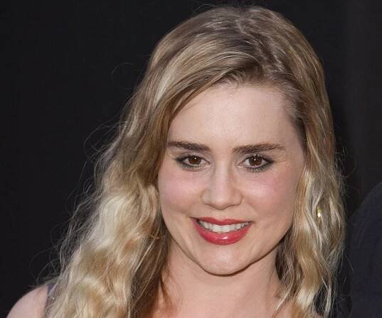 Alison Lohman Biography - Facts, Childhood, Family Life & Achievements