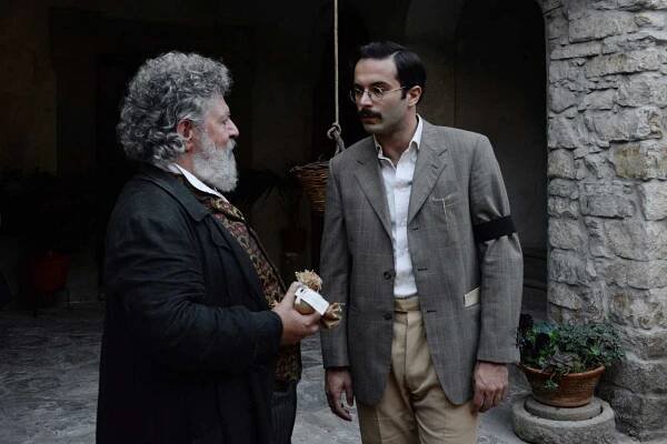 Lello Arena, Giulio Forges Davanzati - Veleni - Z filmu