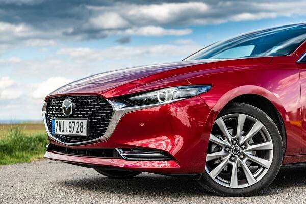 Test Mazda3 sedan Skyactiv-X180 2020: Vynikající kombinace - roadblog.cz