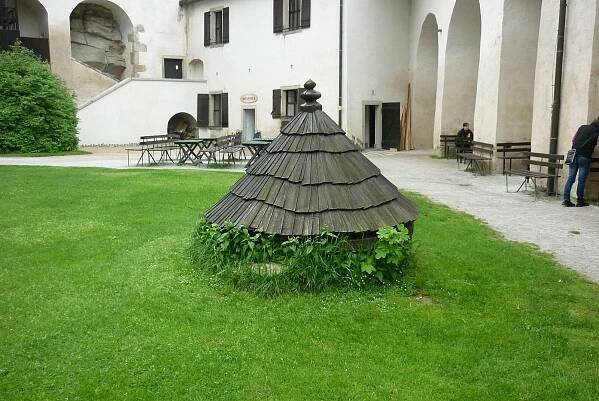 Hrad Roštejn - akce, otevírací doba, vstupné, ubytování, foto, prohlídky, počasí