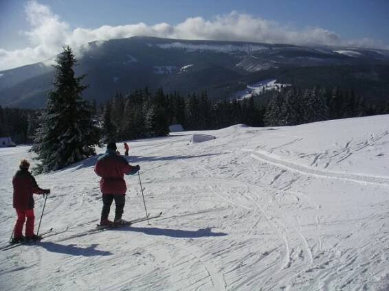 Ostatní | Fotogalerie | Fotky | Lyžařský vlek Pěnkavčí vrch (Krkonoše) - lyžování 1000 m n.m.