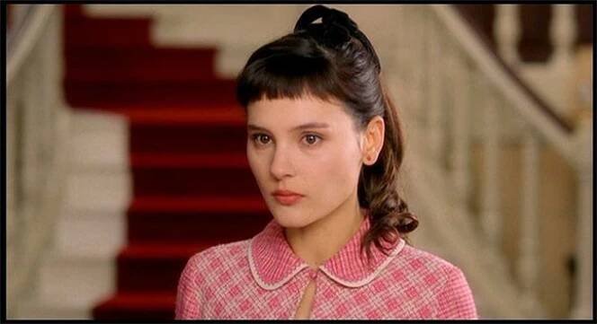 30. Virginie Ledoyen - 8 žen (2002) - r. François Ozon.JPG