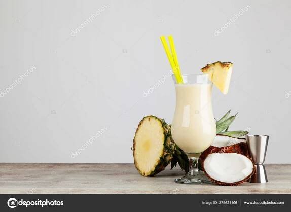 Pina colada koktejl