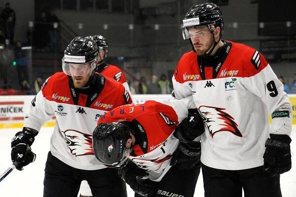 Draci před play-off přistřihli drápy Orlům ze Znojma. Doma je porazili podruhé