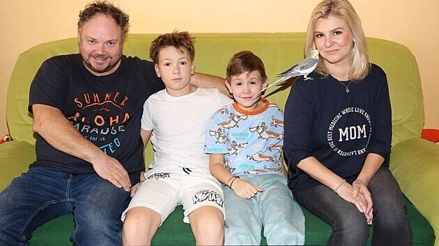 Martin Sobotka bydlí v Praze v Holešovicích s manželkou (baletkou) a dvěma syny.