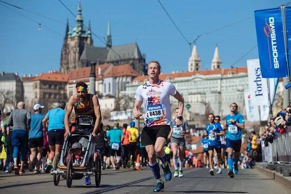 Pražský půlmaraton i Zlatá tretra budou v září. Maraton na termín čeká
