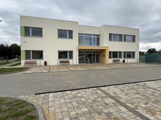 Lužice, Dům zdraví - STAVEBNÍ FIRMA PLUS s.r.o.
