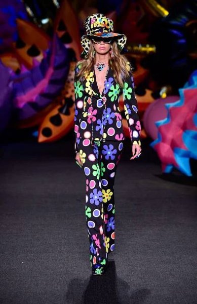hbz-moschino-resort-2017-stella-maxwell