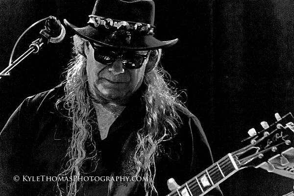 Mark-Wood-Guitar-San-Diego-Kyle-Thomas-Photography