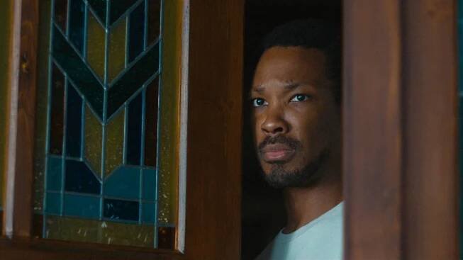 Hvězda Broadway Corey Hawkins najde v mém suterénu novou hloubku