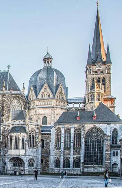 Aachen Kaiserdom: UNESCO-Welterbe und Krönungsstätte 