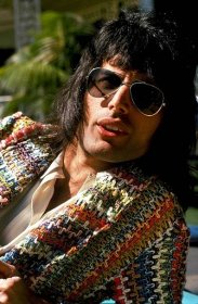 Freddie Mercury... a slova, ze kterých mrazí: Sebevražda!