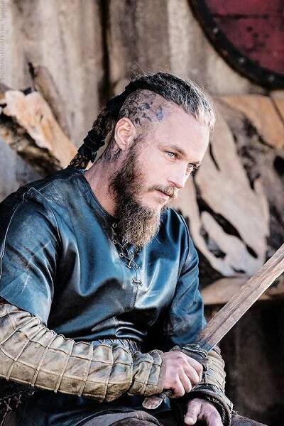 stormbornvalkyrie | Ragnar lothbrok vikings, Vikings ragnar, Vikings travis fimmel