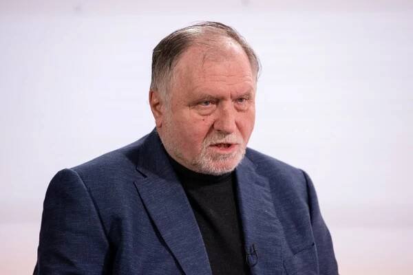 Advokát Sokol v Hráčích o Jakešovi, „blbcích“ na právnické fakultě i tarantuli na šlehačkovém dortu