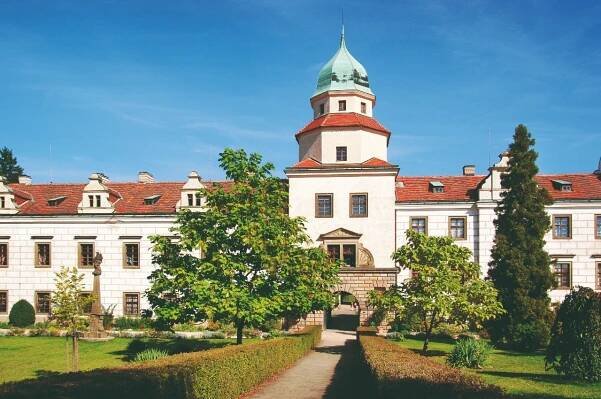 Zámek Častolovice | Hrady a zámky | Stezka hradů a zámků