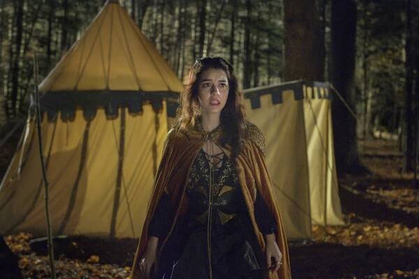 Království - Oběť - Z filmu - Adelaide Kane