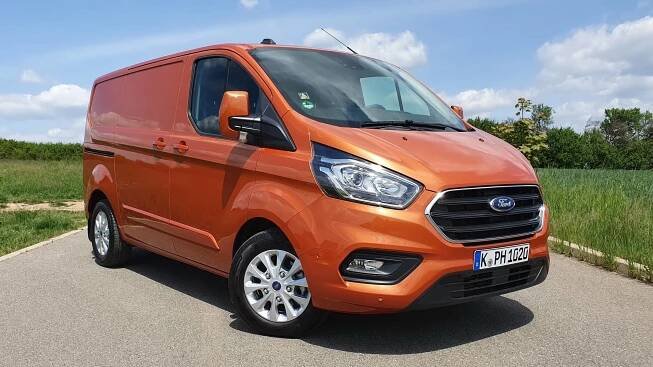 Ford přivezl do Česka nabíjecí Transit s tříválcem. Jezdí hezky, vyplatí se však jen 10 procentům zákazníků