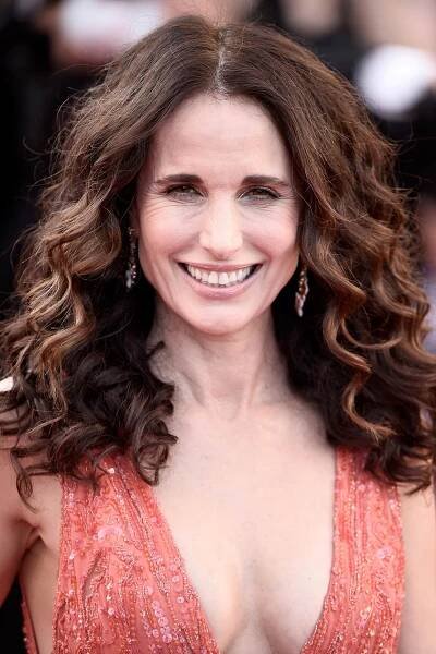 Andie MacDowell at an event for V hlavě (2015)