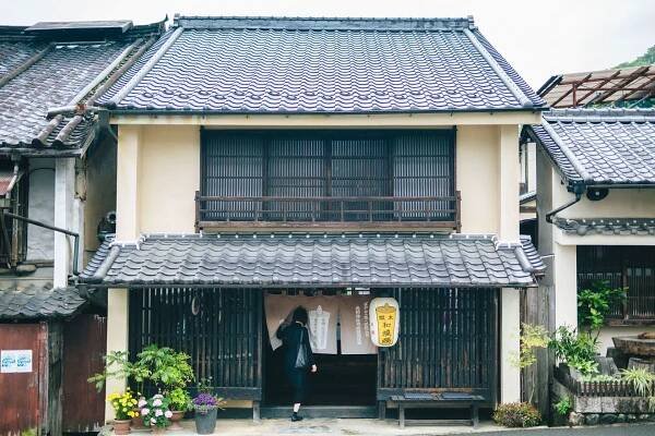 Japanese candles preserve the light of tradition in Uchiko Town, Ehime Prefecture | Japan Shopping Now