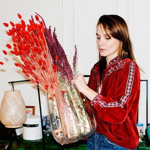 Une fille, un style : chez Ana Girardot à Paris