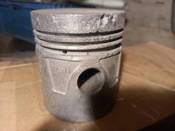 Píst Robur - Auto-moto