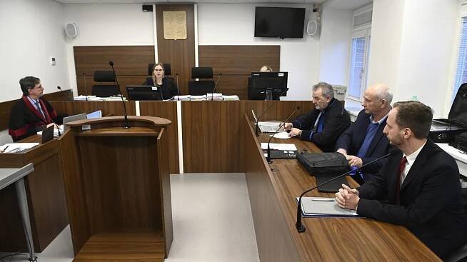Kauza Bečva: obhájce žádá výslech Babiše a Brabce