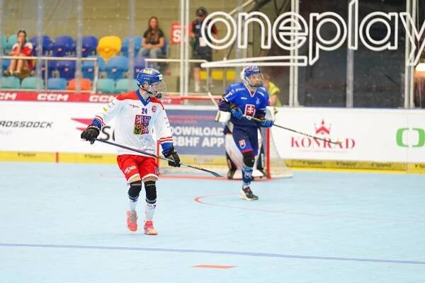 Další české finále. Česko Red zvládlo napínavý duel se Slovenskem a po výsledku 2:1 si zajistilo medaili | Hokejbal Hradec