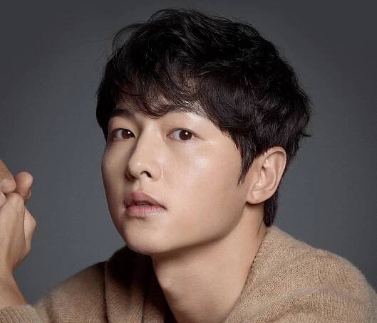 Song Joong Ki si zahraje v noir snímku Hwaran. Nový projekt ho nadchl natolik, že odmítl honorář