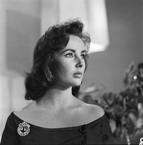 Elizabeth Taylor - Child Actress to Film Queen - The New York Times