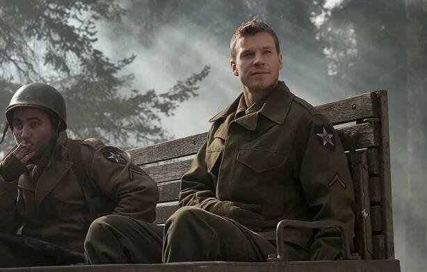 Společnost hrdinů - Z filmu - Chad Michael Collins